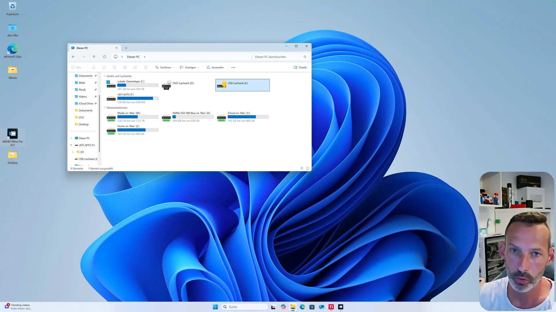 USB-Stick wird per USB an den Mac angeschlossen