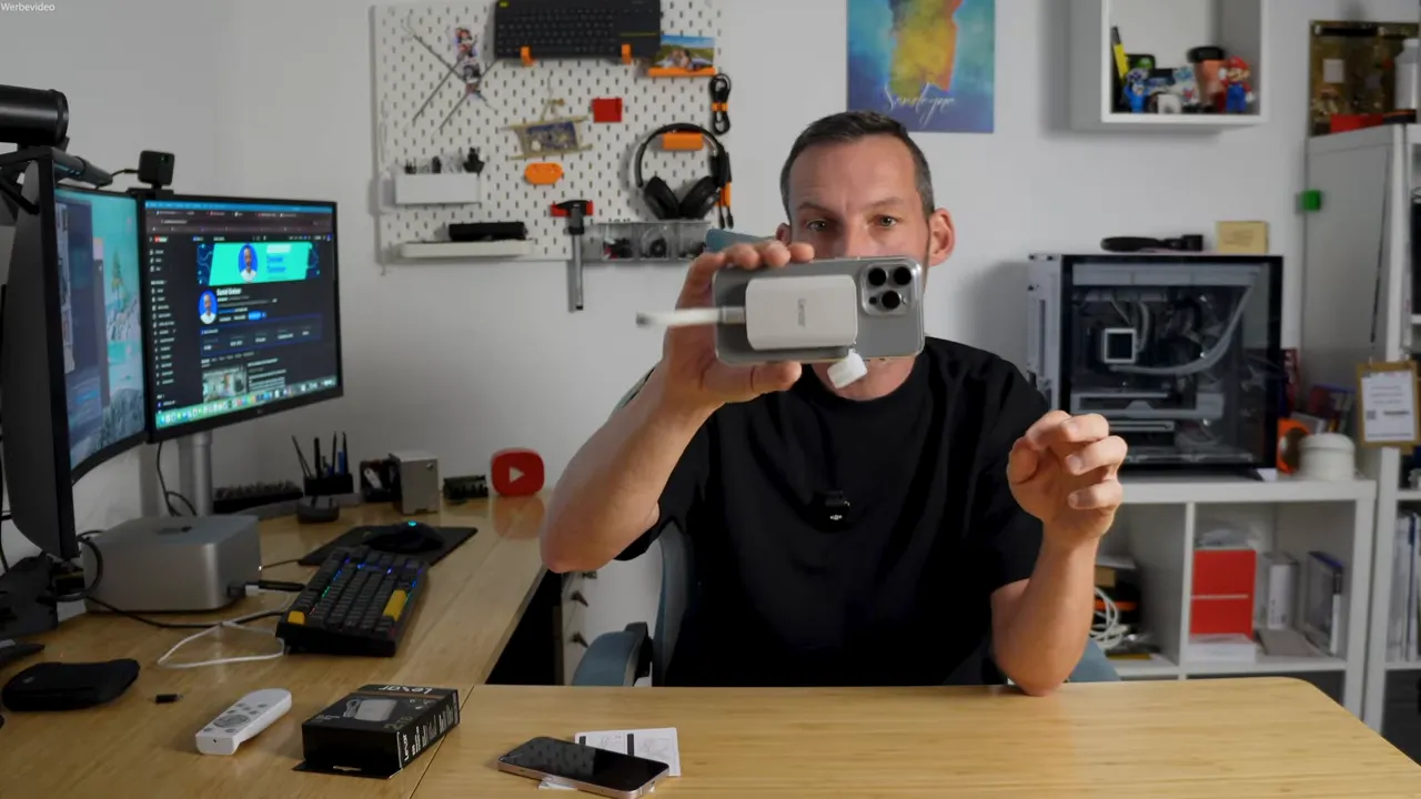 Lexar an iPhone befestigt und angeschlossen