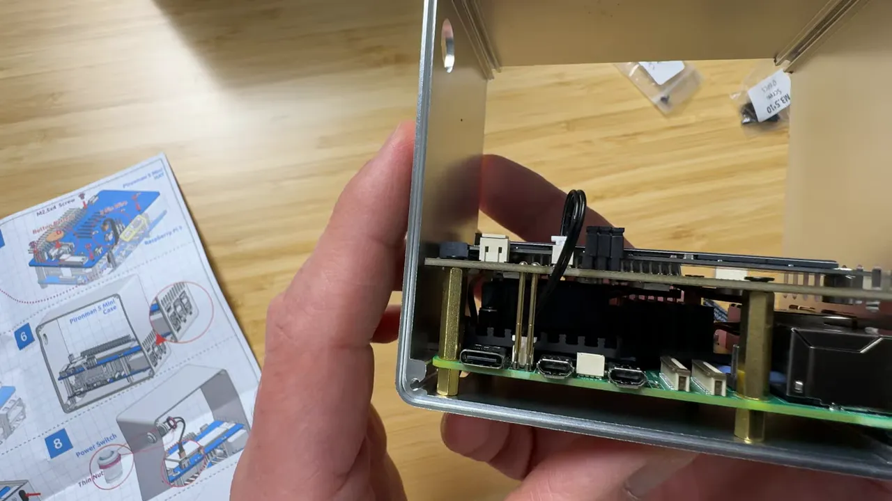 Lüfterkabel im Gehäuse, knapp verlegt