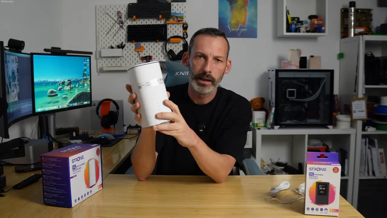 Frontseite des Routers mit LED-Indikatoren und IP-Adresse