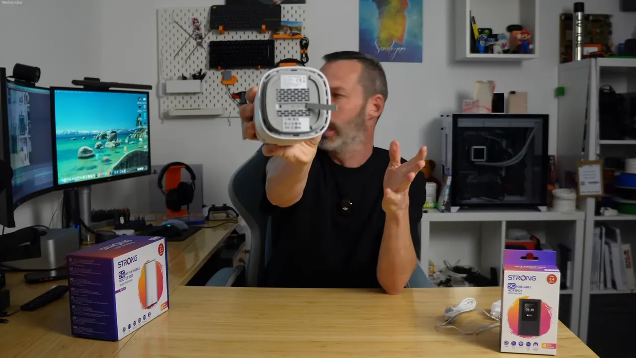 Nano-SIM Slot unter dem Router