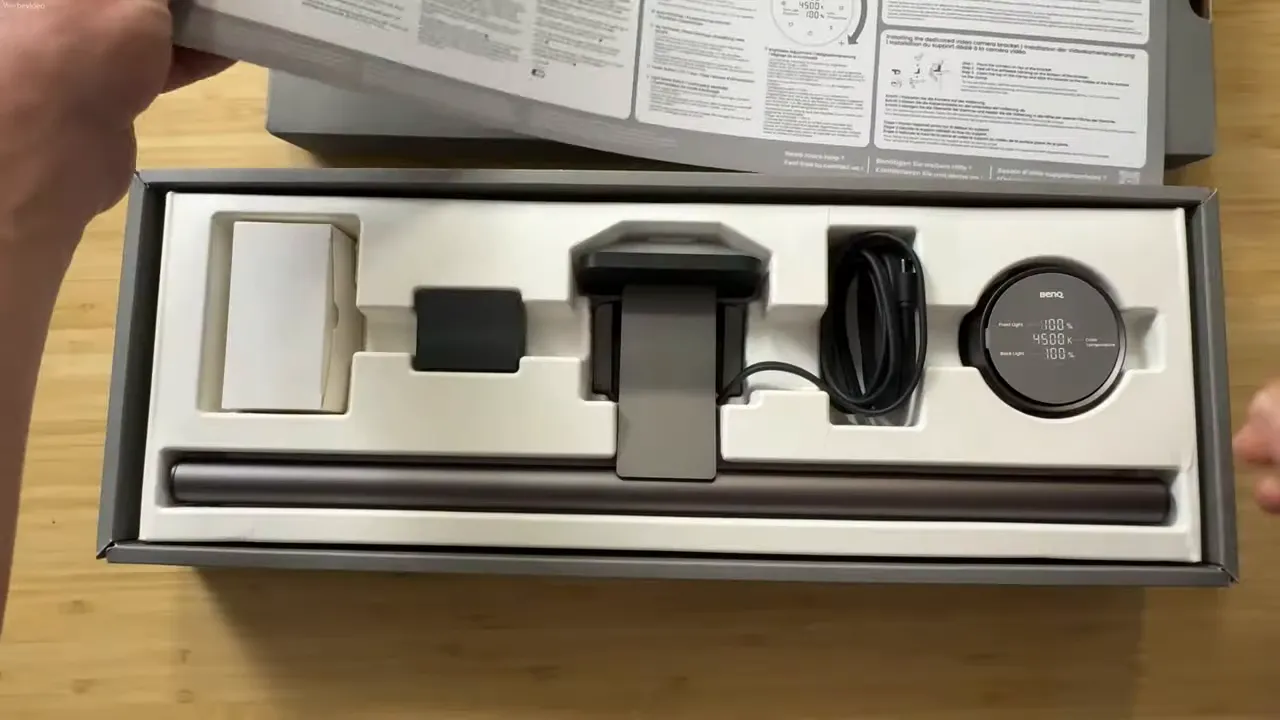 Geöffnete Verpackung der Halo 2 mit Anleitung und Komponenten