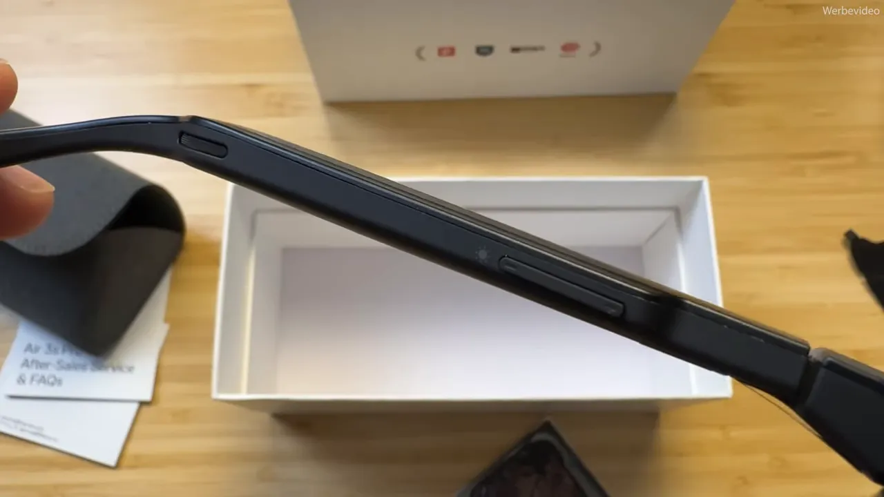 RayNeo Bügel mit Helligkeits-Icon und Bedienknopf, Nahaufnahme