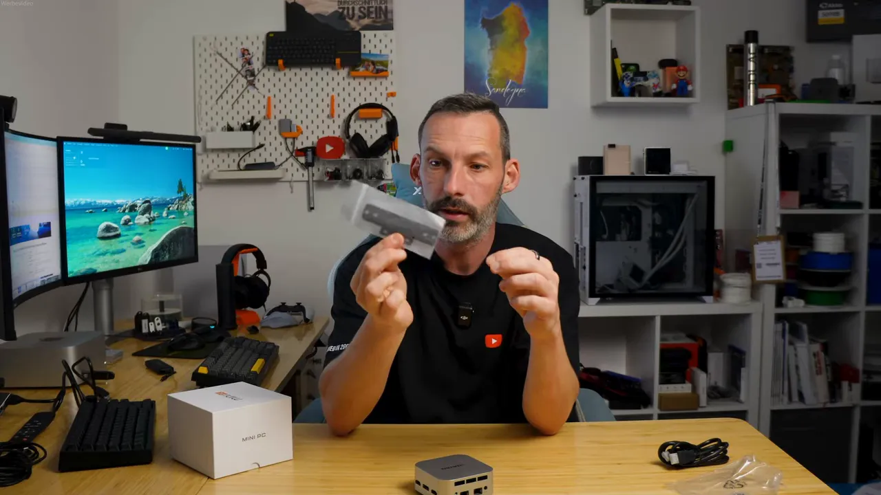 Lieferumfang mit VESA Halterung und HDMI Kabel